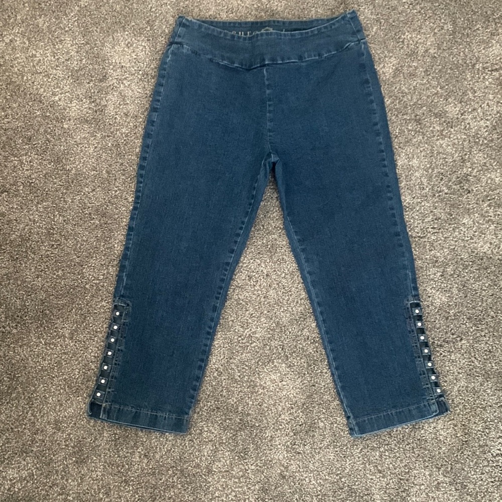 Pull-On Capri Jeans